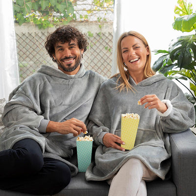 Cobertor com Mangas e Capuz Oversized com Forro Polar Swug InnovaGoods - debemcomavida.pt